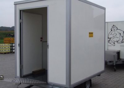 Behindertentoilette mit Rampe