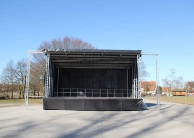 Bühnenwagen aufgeklapt